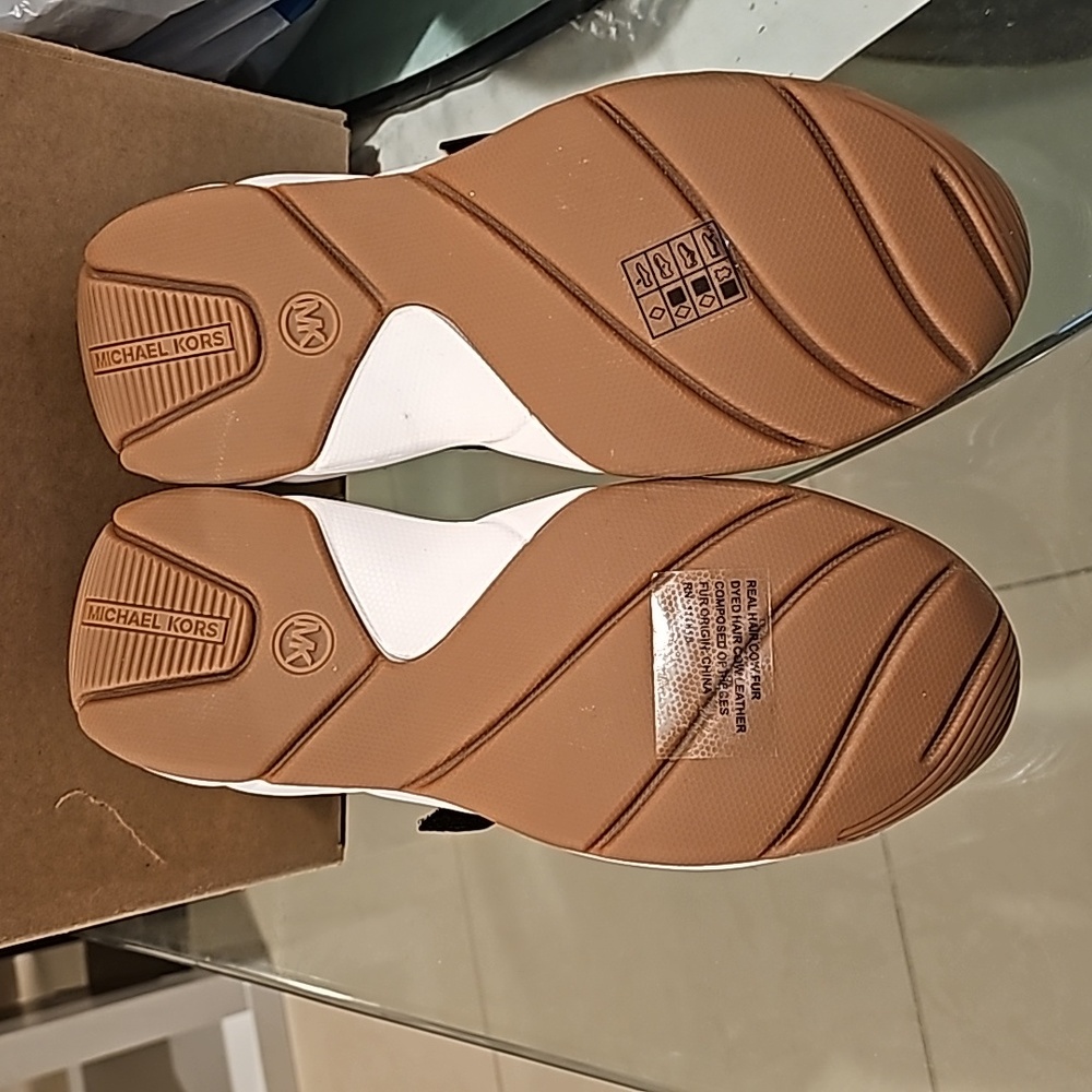 Michael Kors Sneakers - Picture 4 of 7